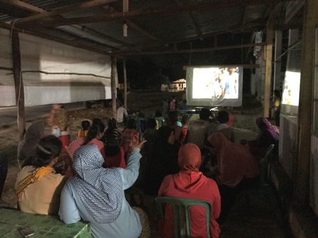 Masyarakat di 4 Kabupaten Antusias Tonton Film Pencegahan Karhutla